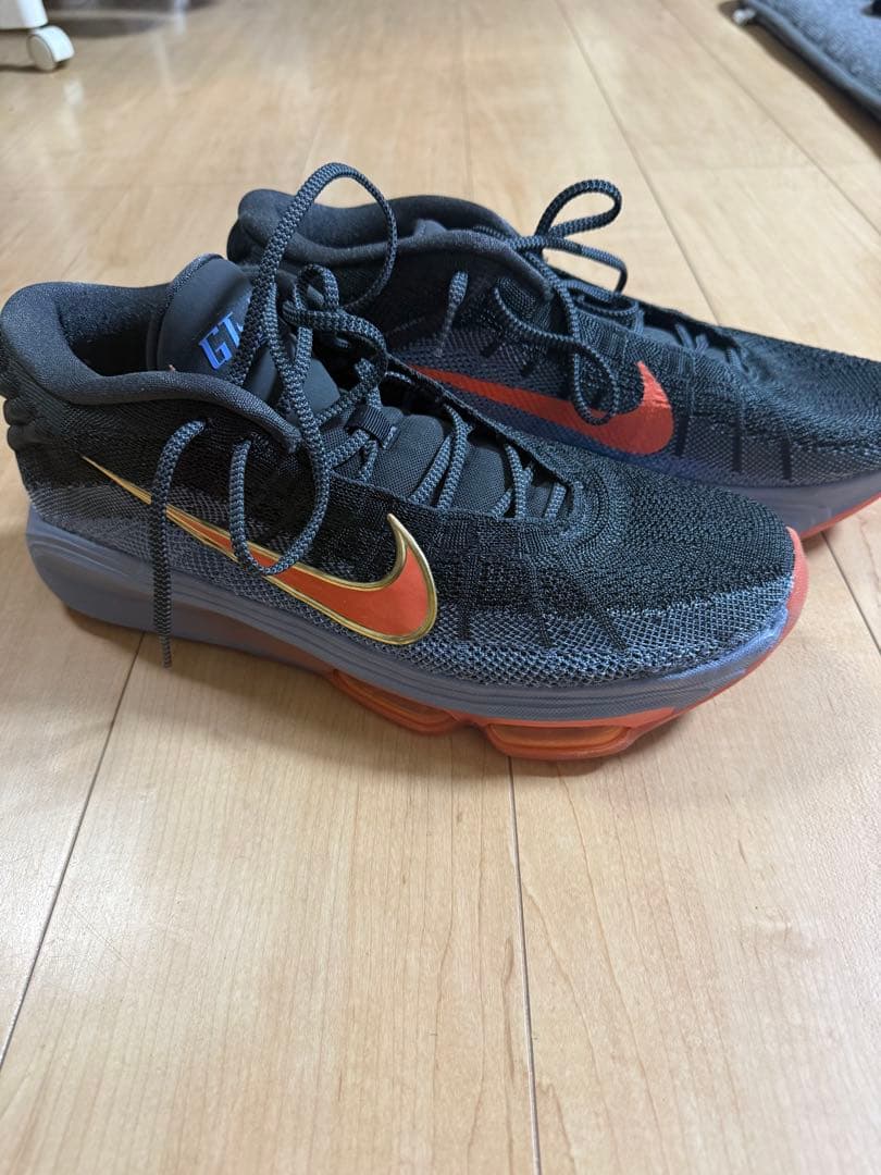 Nike バスケットボールシューズ ブラック/オレンジ