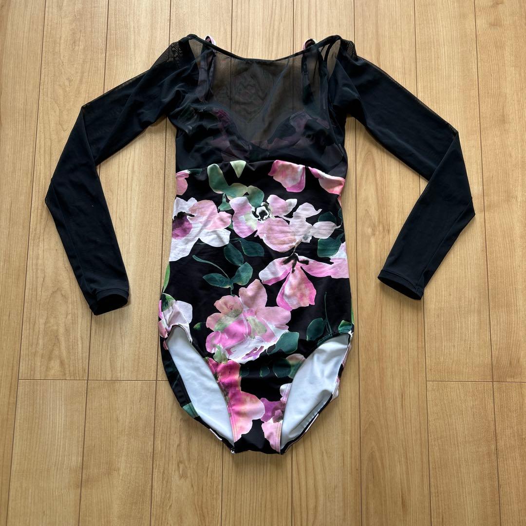 スティナ　レオタード　黒地に花柄　美品　Lサイズ