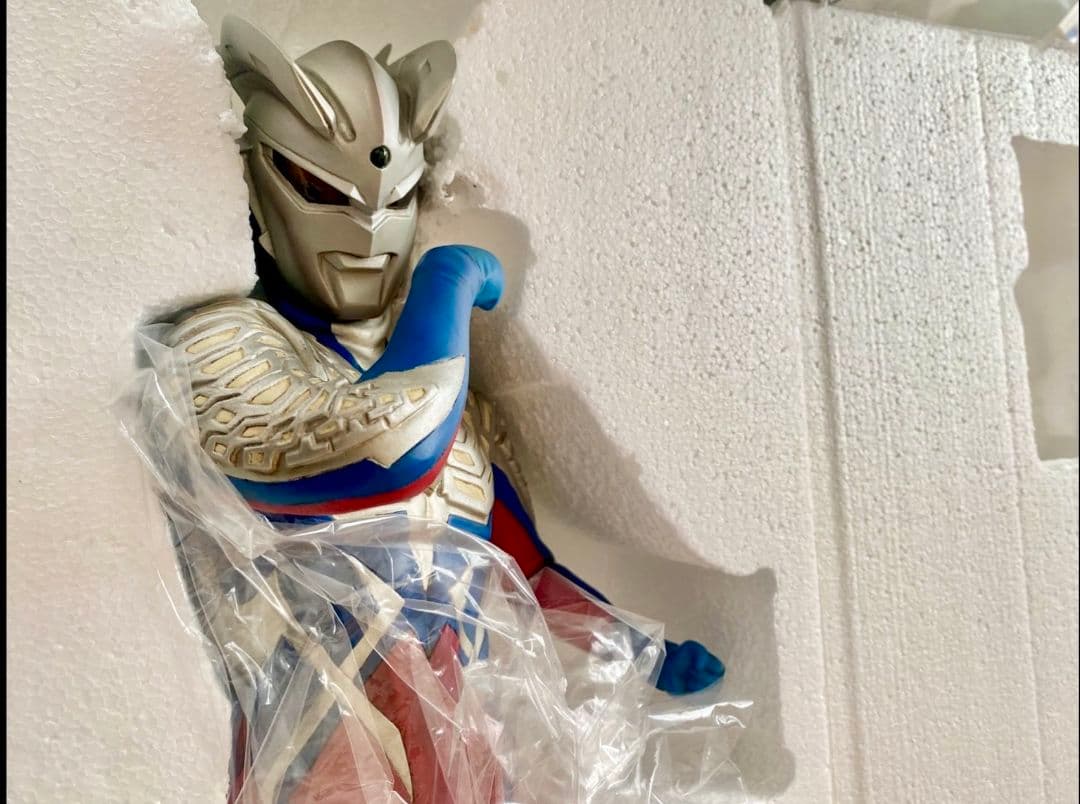 ウルトラマンゼロ 78体限定 ライティングフィギュア ベネリック
