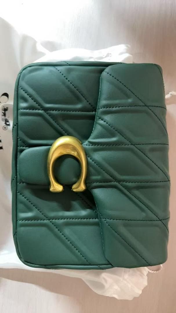 COACH グリーン ショルダーバッグ キルティング·