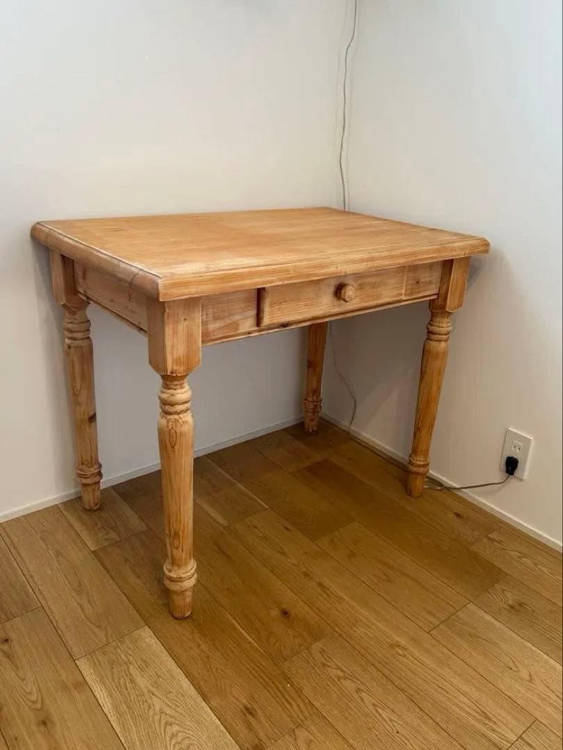 アンティークテーブル