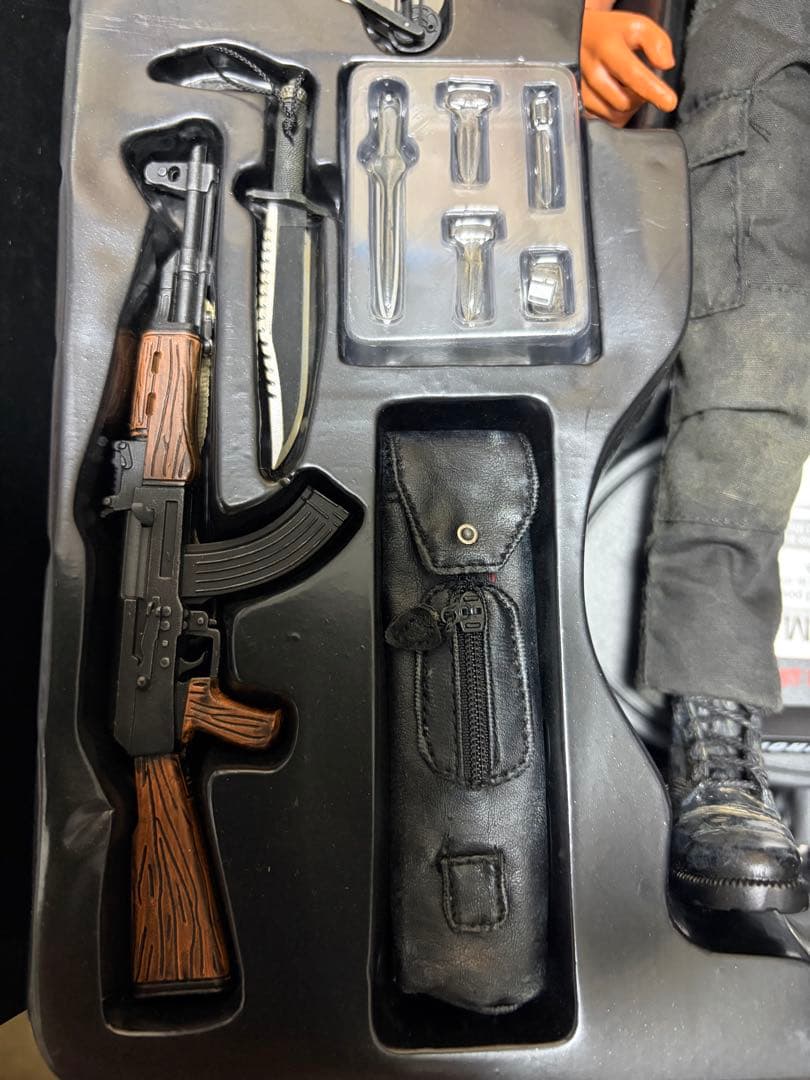 ホットトイズ ムービーマスターピース ランボー[怒りの脱出] 1/6スケール