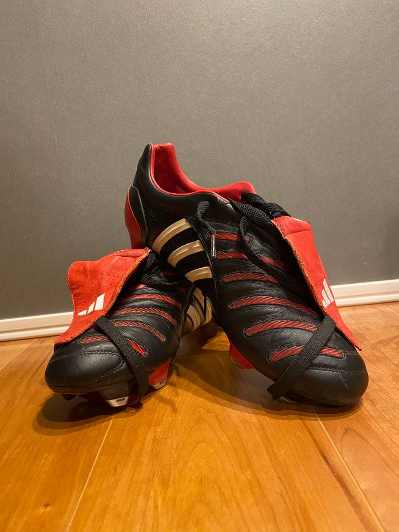 期間限定値下げ中『新品未使用』希少　アディダス　プレデターパルス