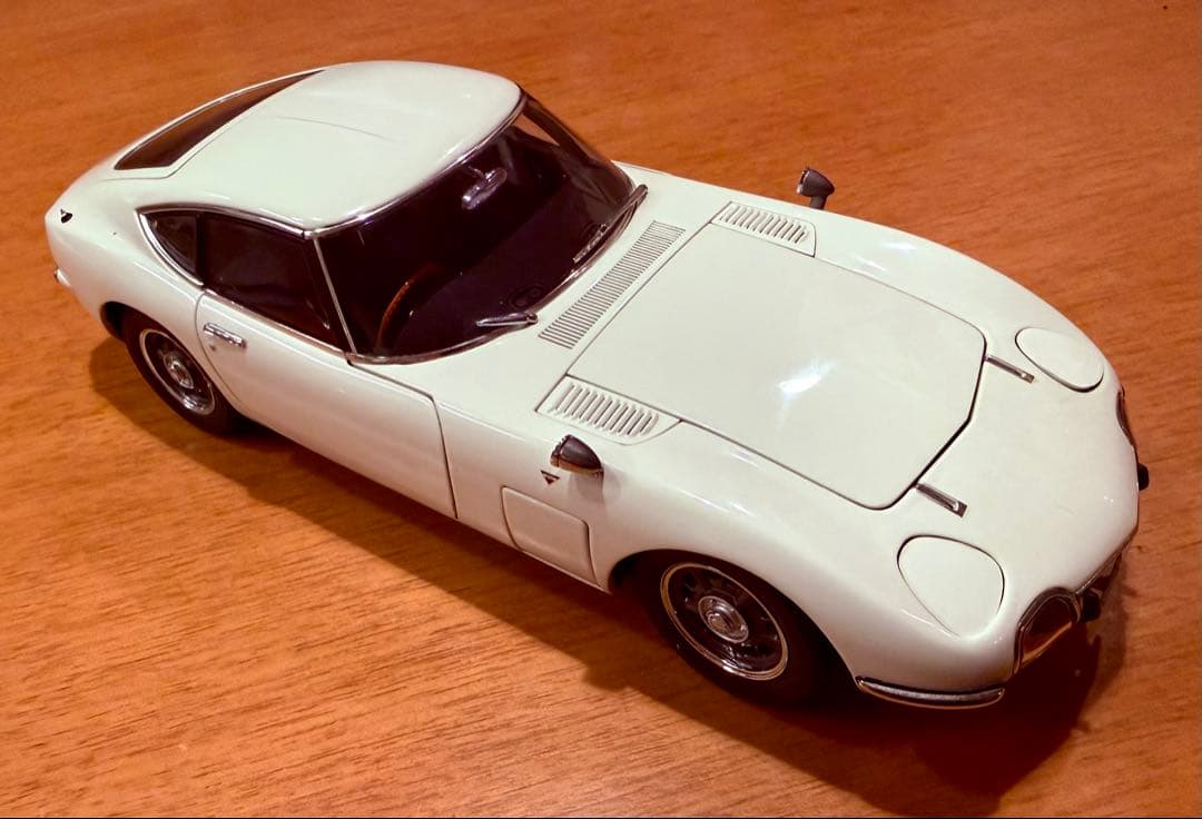 AUTOart製 トヨタ2000GT 1/18