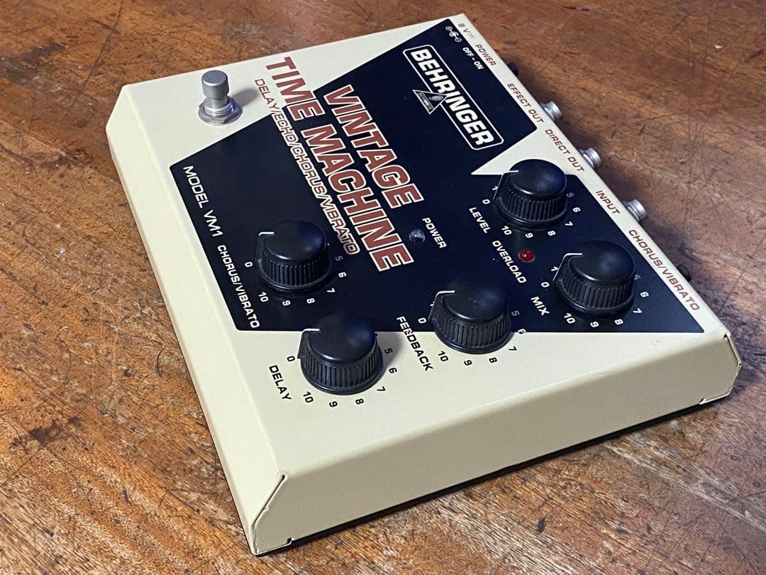 ギター BEHRINGER VINTAGE TIME MACHINE VM1