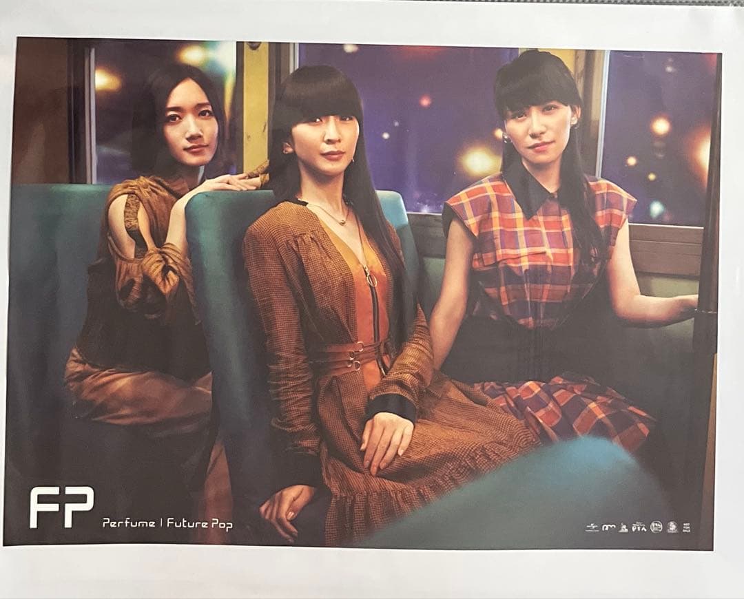 Perfumeポスター13点セット＆ポスターサイズバインダー黒