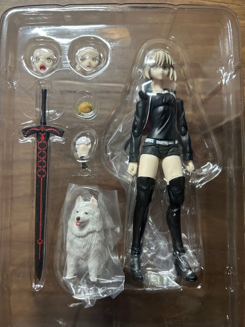 figma セイバーオルタ アルトリア・ペンドラゴン