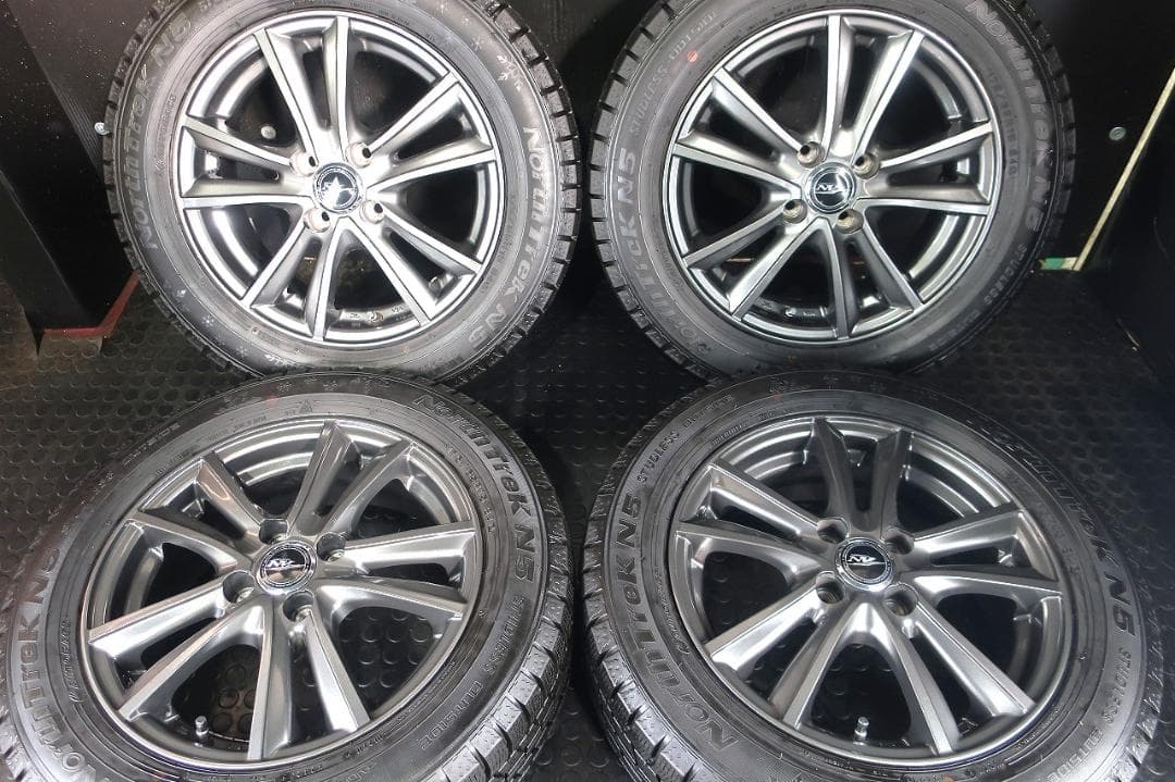 イボ付 2023年製 国産スタッドレス 175/65R15 アクアヴィッツヤリス