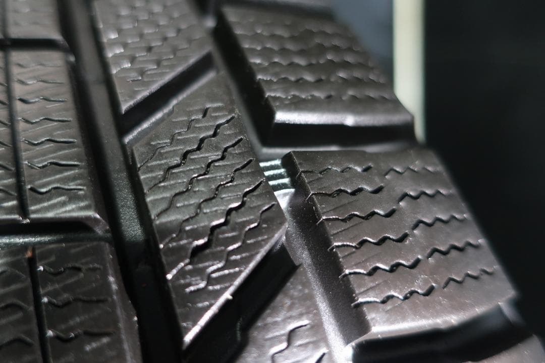 イボ付 2023年製 国産スタッドレス 175/65R15 アクアヴィッツヤリス