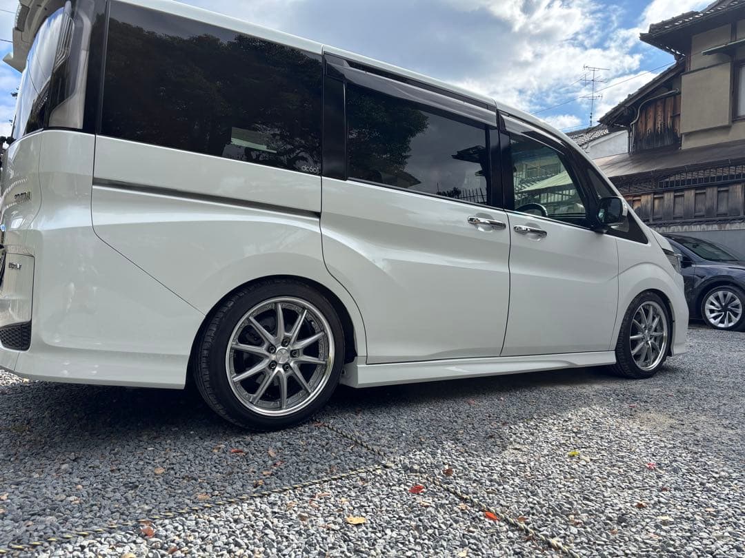 ステップワゴンRP5　BLITZ ZZR DAMPER　車高調