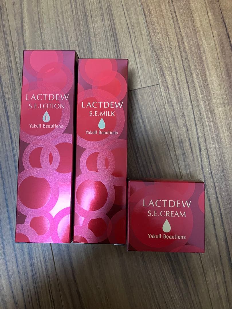 LACTDEW S.E.（化粧水・ミルク・クリーム）　ラクトデュウ　3点セット