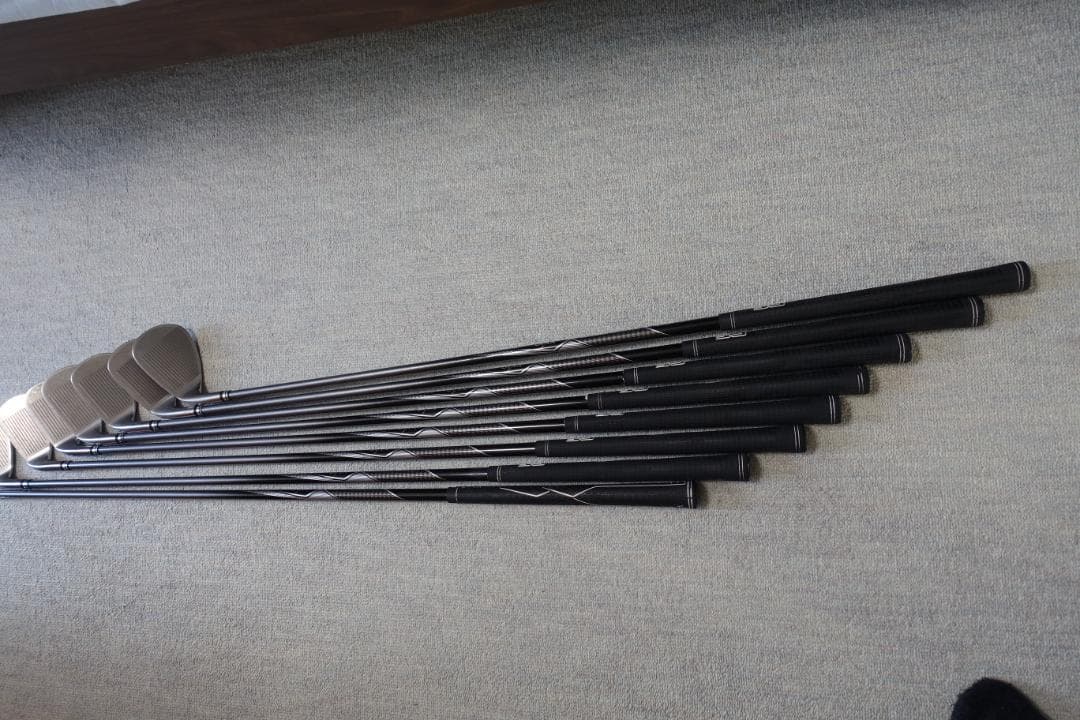 名器ゼクシオセブン　XXIOゴルフクラブ　フルセット　カーボンシャフト　硬さSR