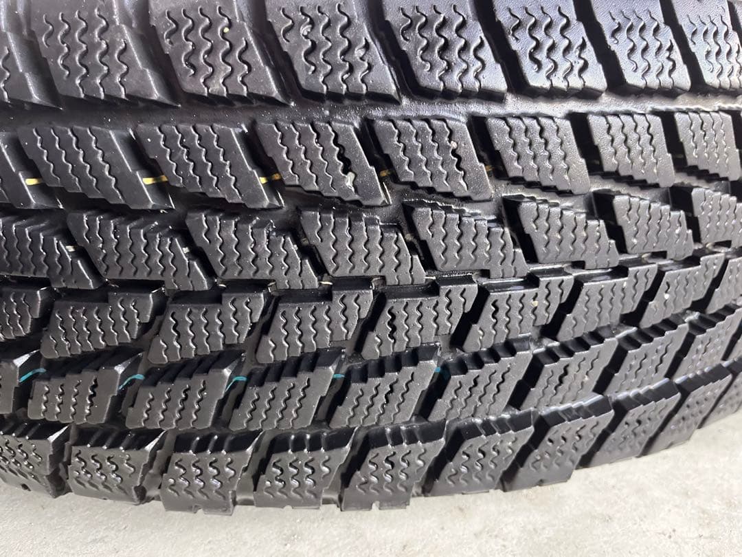 【h.o0328】トーヨー　トランパス　スタッドレス　215/70R16
