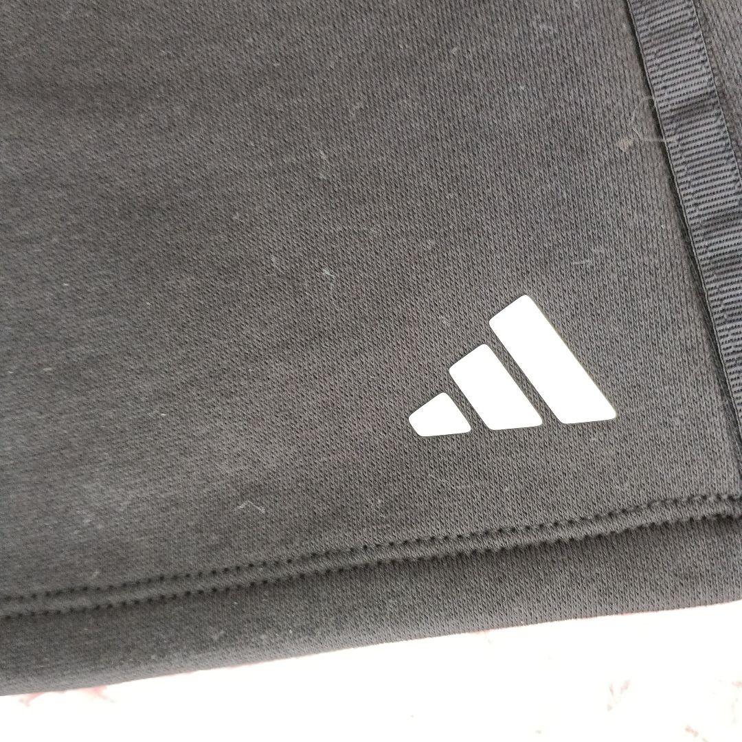 新品　アディダス　セットアップ