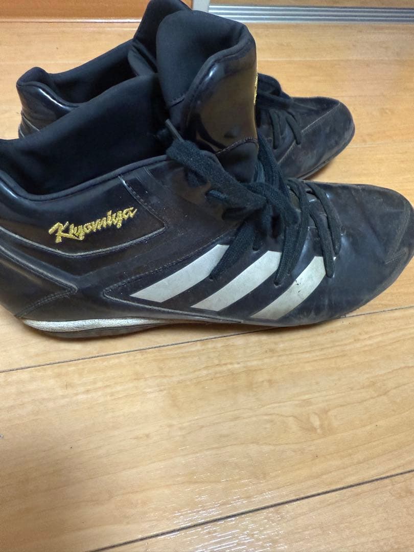 adidas Kugimitsu ブラック/シルバー ハイカットスパイク