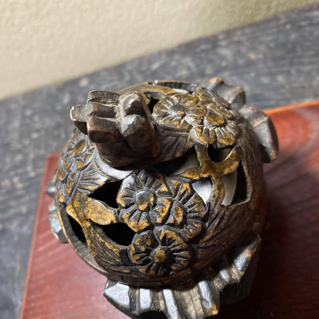 透かし掘龍図玉香炉