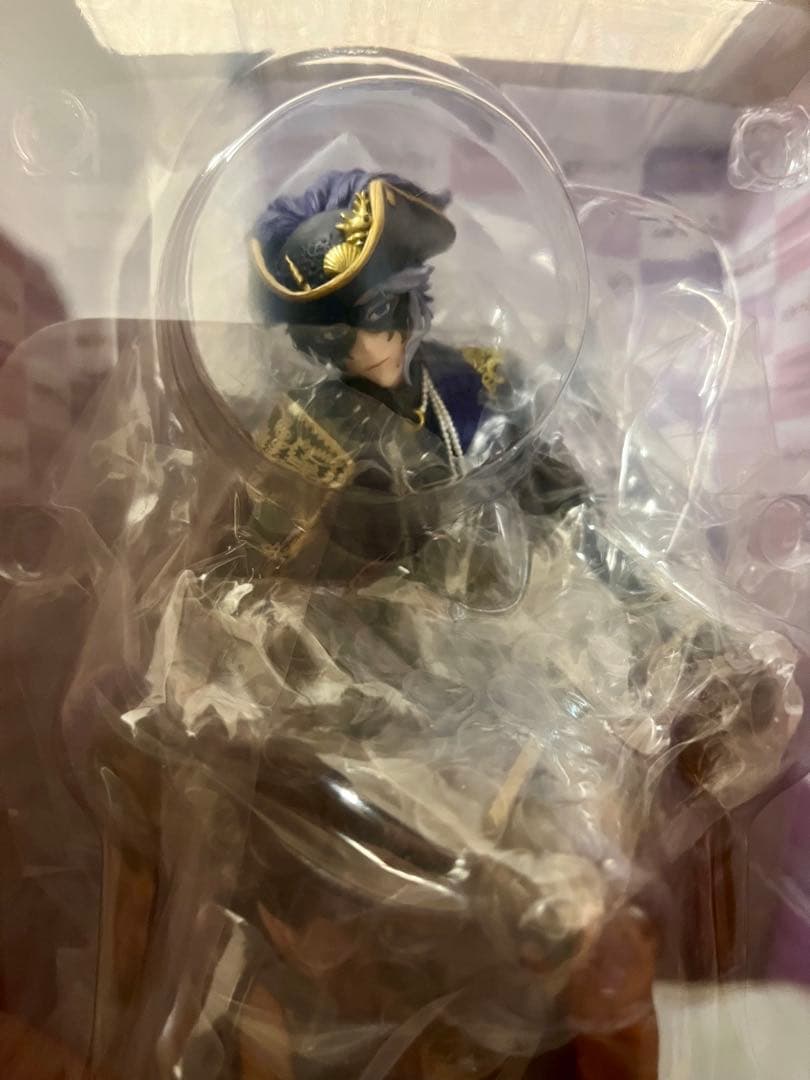 ツイステ　アズール・アーシェングロット　フィギュア　グロリアス・マスカレード