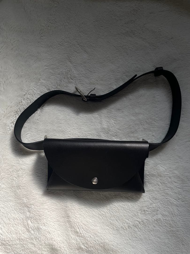 cos ボディバッグ　ウエストポーチ ブラック