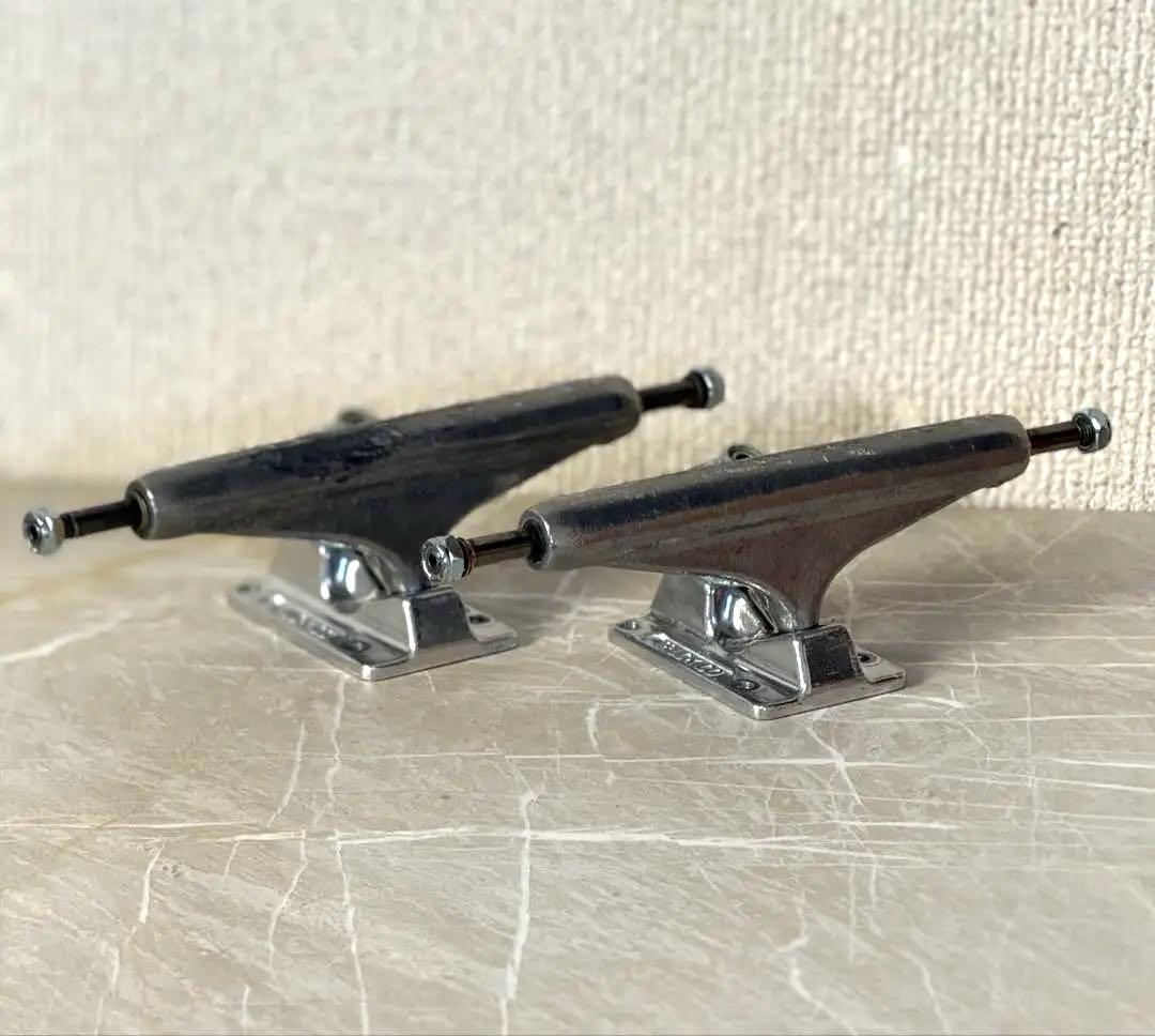 INDEPENDENT スケートボード トラック シルバー　169 hollow