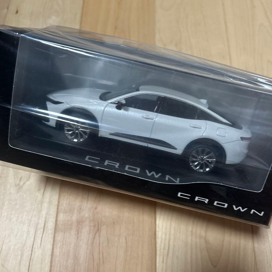 CROWN ホワイトミニカー 090