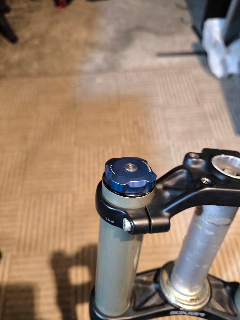 ROCKSHOX Boxxerサスペンションフォーク 26インチ