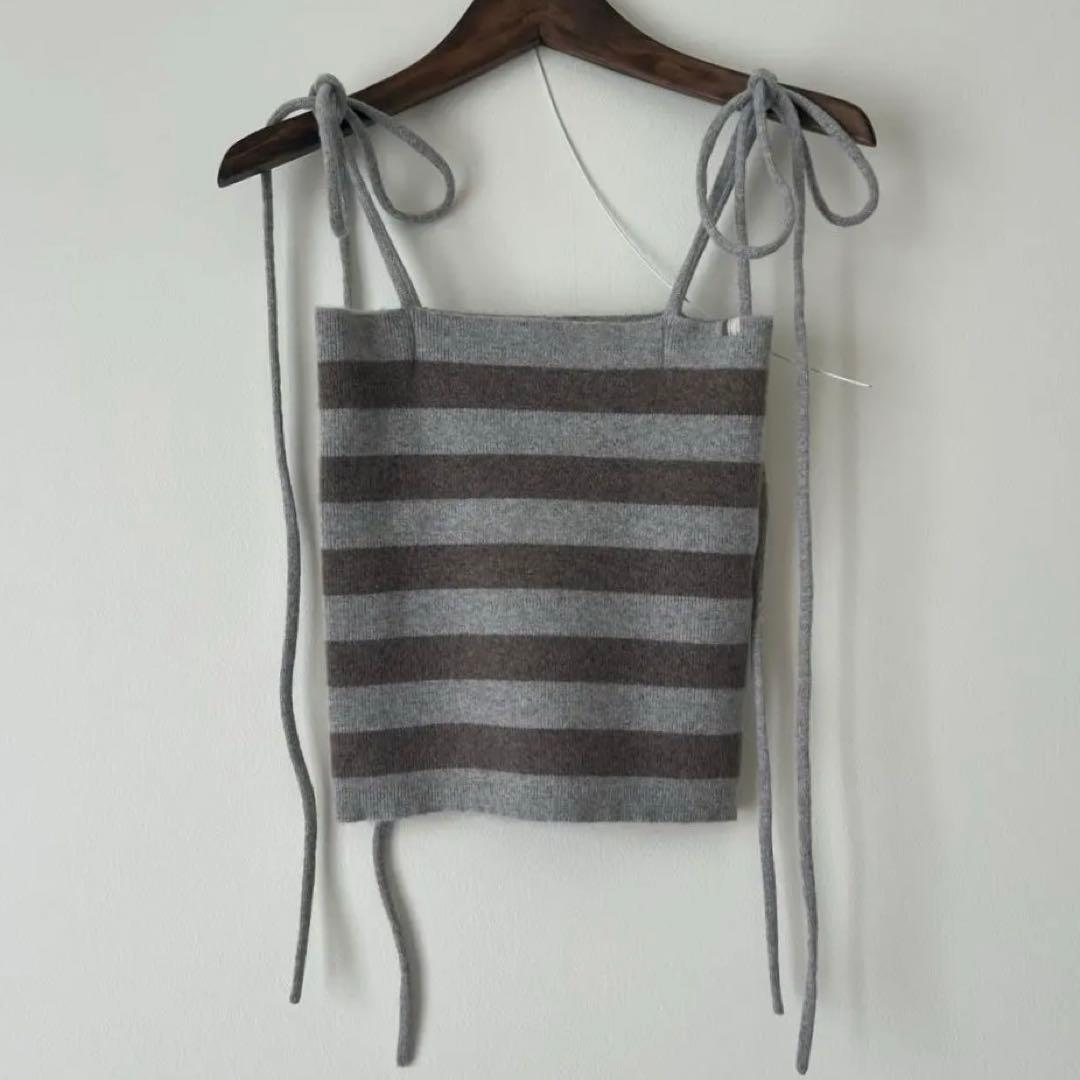 グレーとブラウンのストライプキャミソール