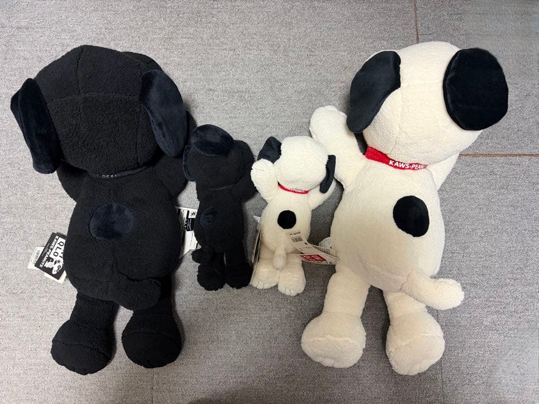 ユニクロ KAWS×PEANUTS スヌーピー　4点セット