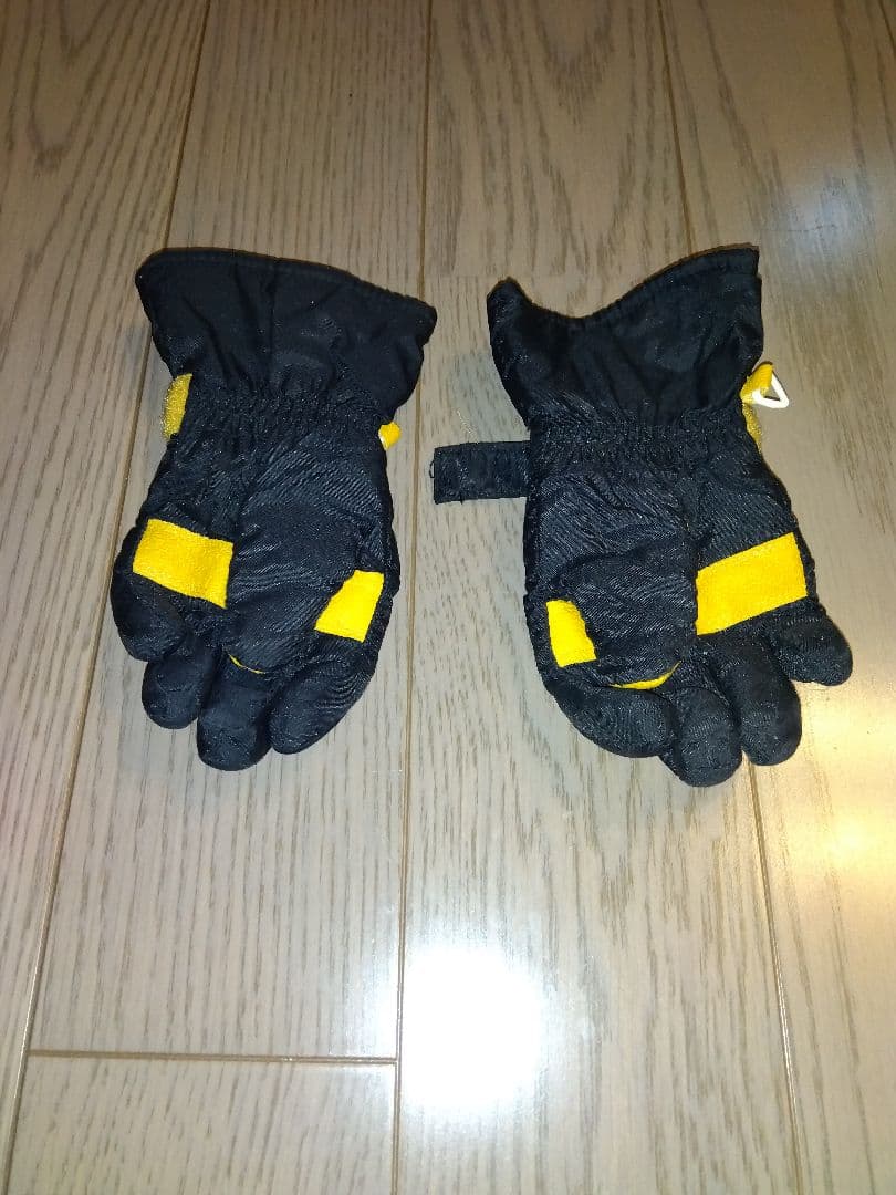【BURTON】キッズ　スキー＆スノボウェア㊤5T.㊦　4T グローブ2T 他