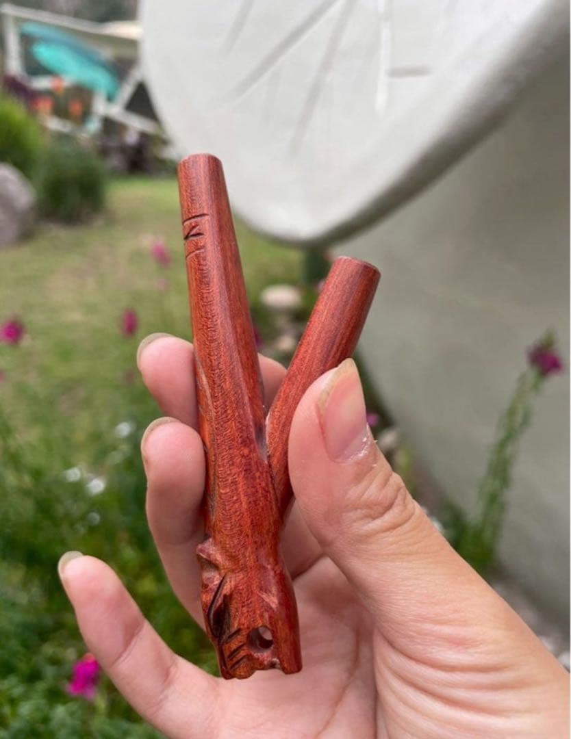 【年末セール中】生命の赤木パロサングレの聖なるピューマの手彫りクリペ