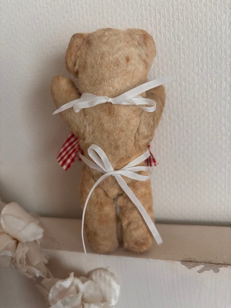 ミニベアちゃんʕ•ᴥ•ʔ赤いお洋服の子　アンティークベア　ヴィンテージベア