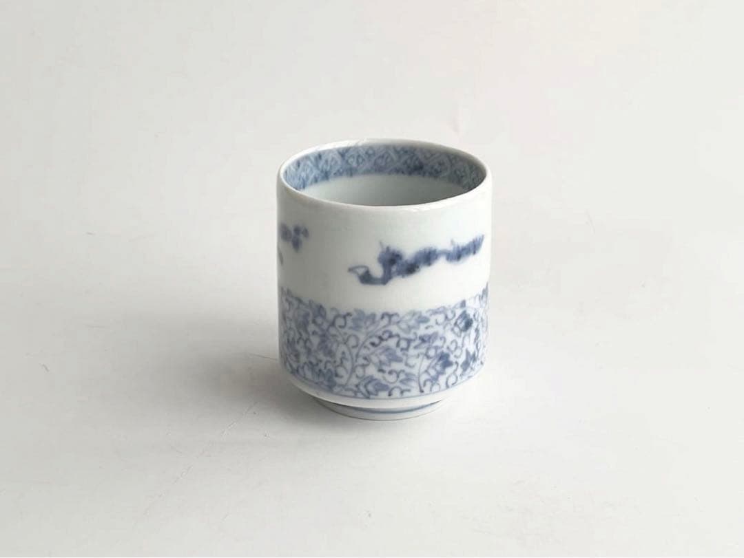 骨董　アンティーク　古伊万里　染付　微塵唐草　松竹梅　覗き猪口　筒盃　酒器　杯