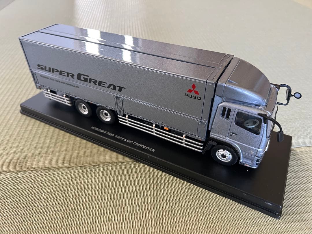 FUSO SUPER GREAT トラック 1/43