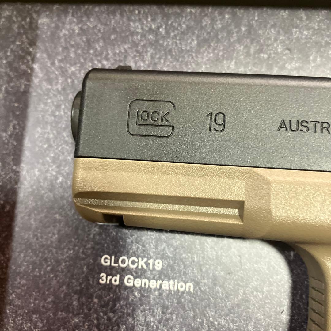 東京マルイ　GLOCK 19 3rd Generation タンカラーフレーム