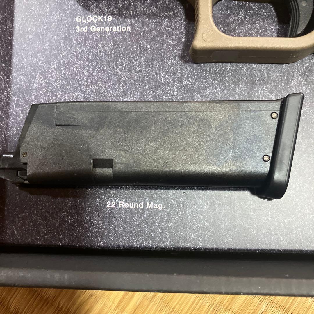 東京マルイ　GLOCK 19 3rd Generation タンカラーフレーム