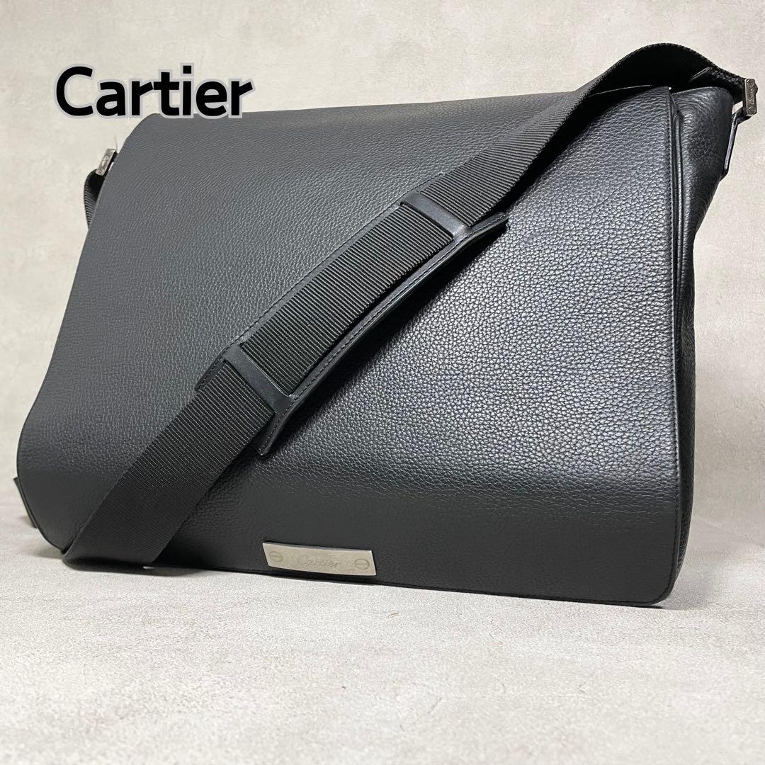 Cartier カルティエ パシャ ショルダーバッグ レザー ブラック メンズ