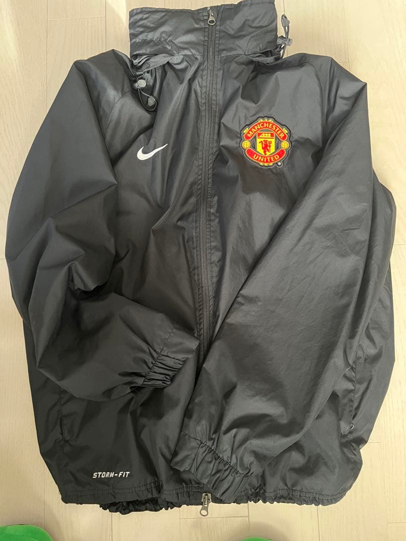 マンチェスターユナイテッド　ナイロンジャケット