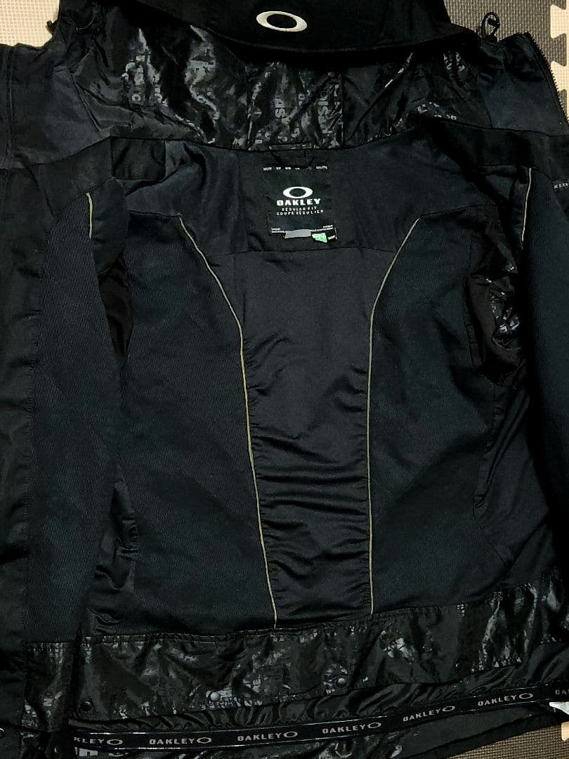 定価2万5000万円 OAKLEY オークリー スノーボード ウェア スキー