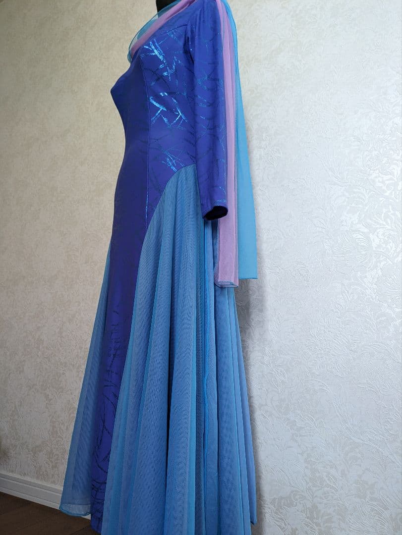 ♡IntheMOOD♡華やかで 上品、軽やかなドレス パーティー、ミニデモ