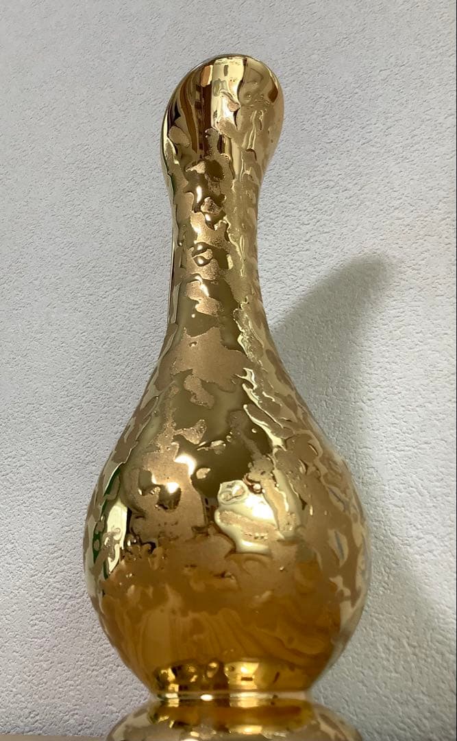 22金と24金の陶器花瓶2点セットプラス外国銀貨【合計4点】