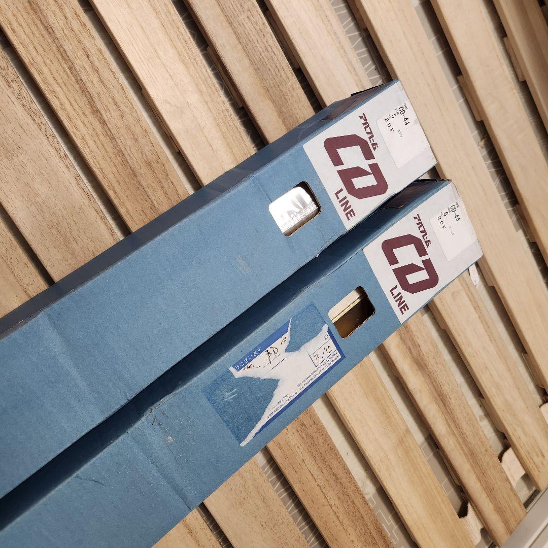 美品 F20号 銀色 仮縁 油彩額縁 アルフレーム CD-44 組み立て式 2個