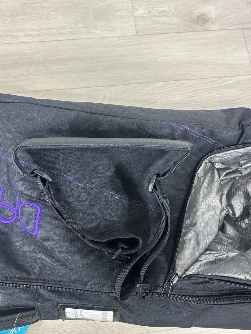 【タグ付き未使用品✨】DAKINE ダカイン　スノーボードケース　キャスター付き