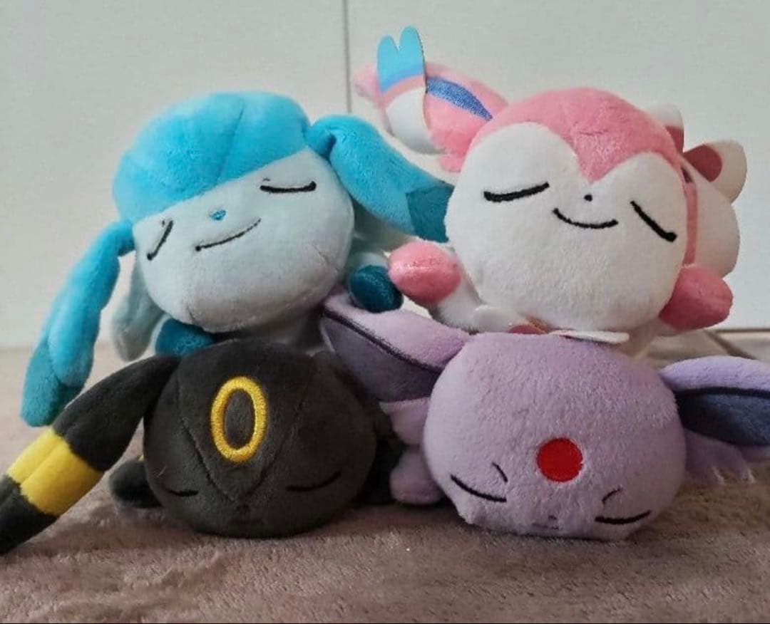 ポケモンくったりぬいぐるみ ブイズ ブラッキー グレイシア エーフィ ニンフィア