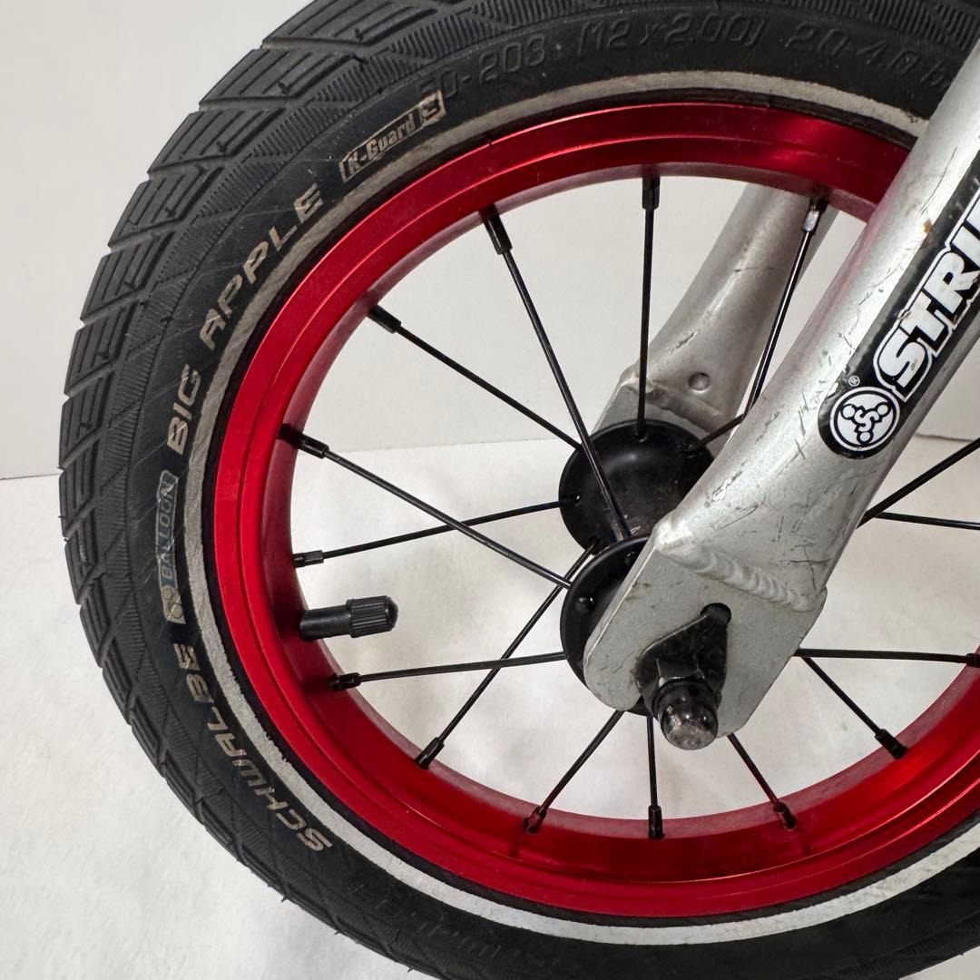 ストライダープロ　シルバー　カスタム　ランバイク　ゴムタイヤ付