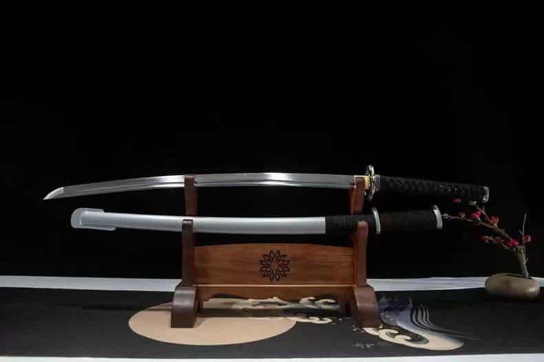 【天筰軍刀】古兵器 武具 刀装具 日本刀　模造刀 居合刀 武士道 鑑賞用 美術刀