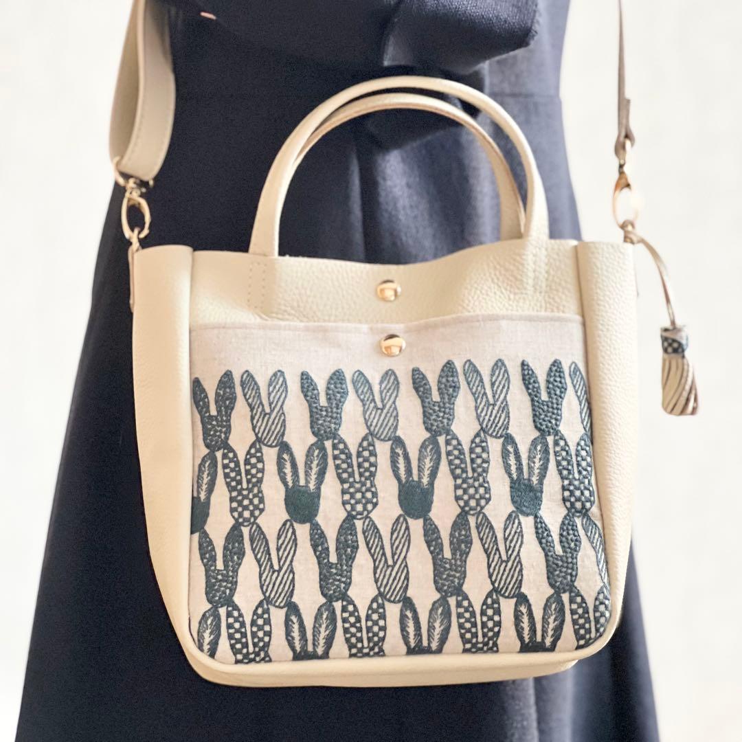 中秋の名月セール‼️ トート型本革ショルダーバッグ　MB510-015