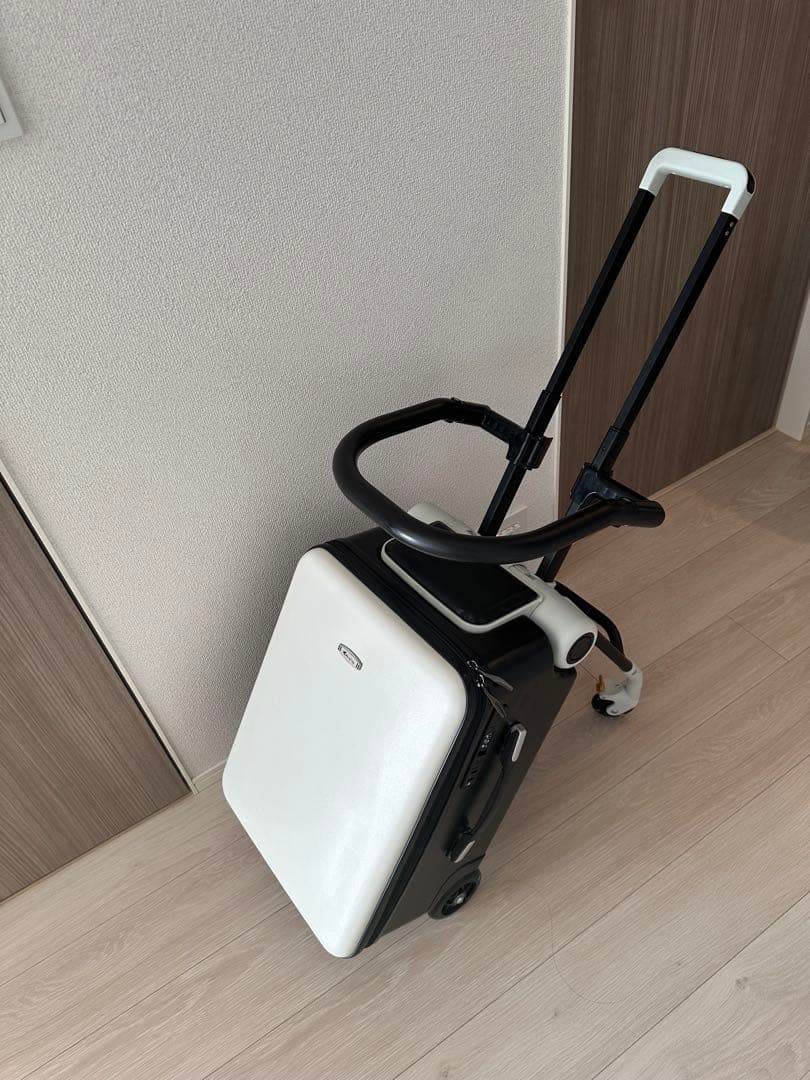 子どもが乗れる キャリーケース ホワイト×ブラック　機内持ち込み可