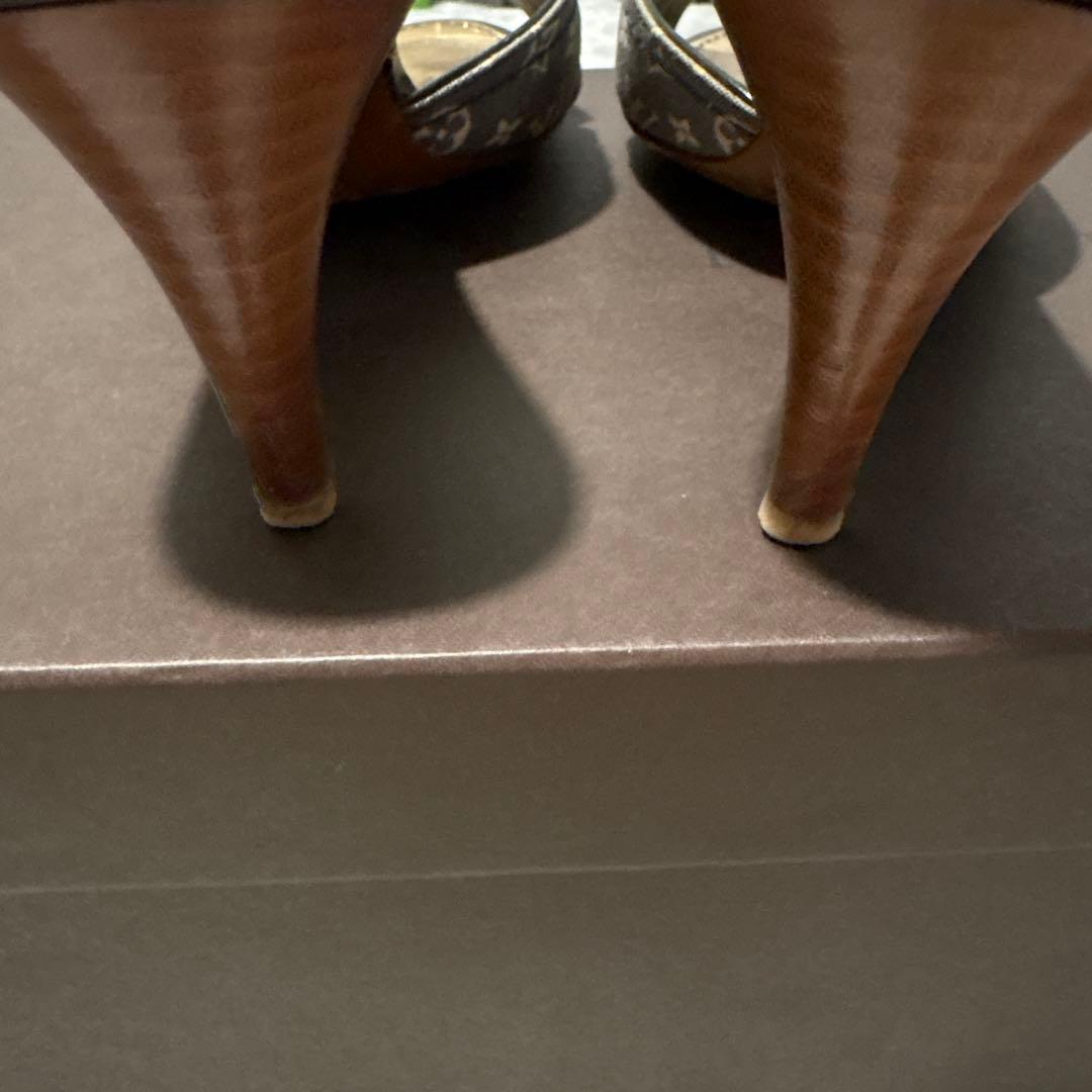 LOUIS VUITTON クロスストラップサンダル