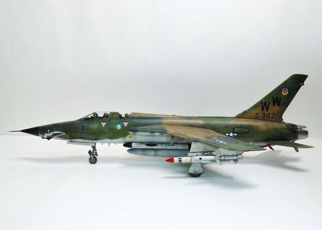 【完成品】ハセガワ 1/48 F-105G サンダーチーフ ワイルドウィーゼル