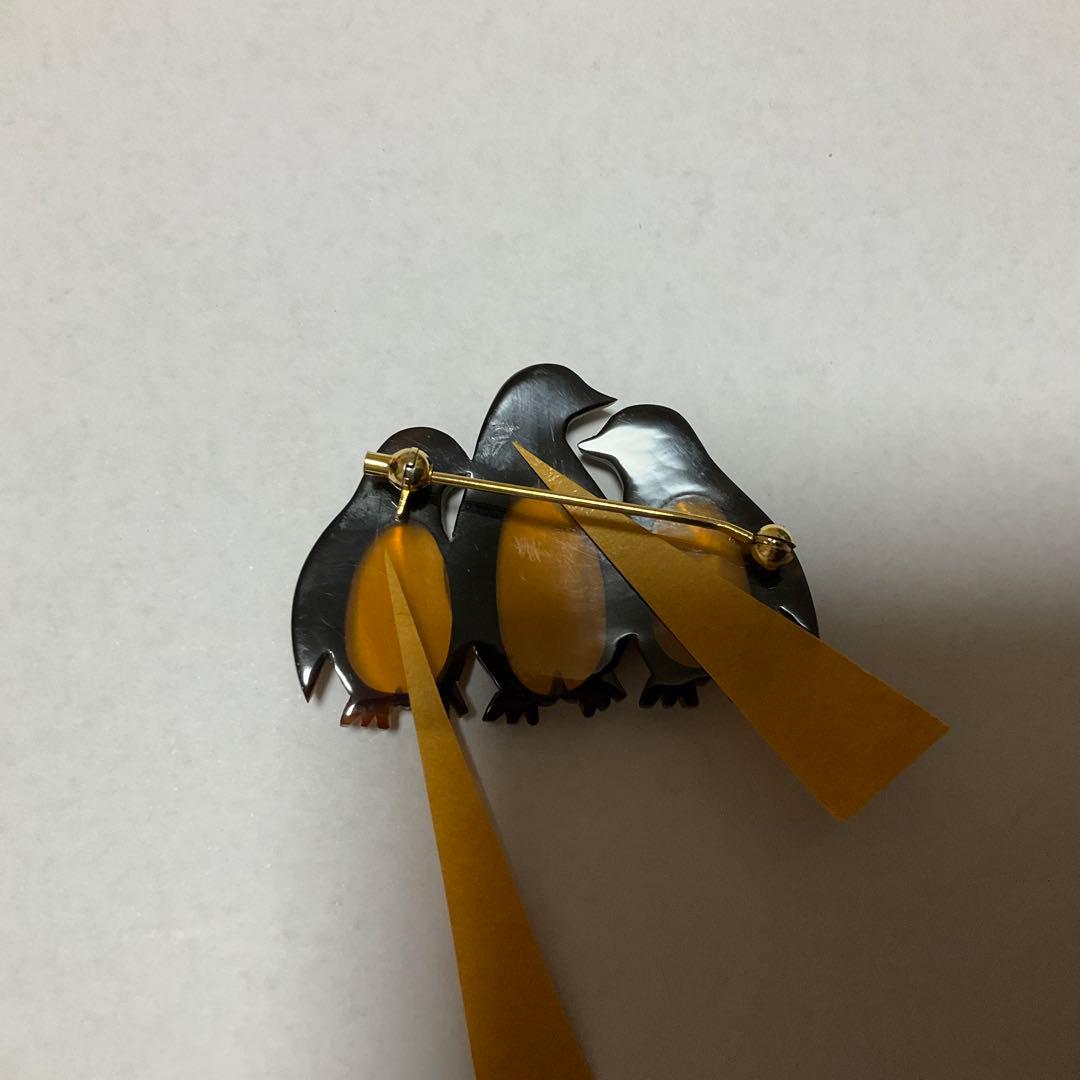 本べっこう　白甲　黒甲　仲良しペンギン　ブローチ