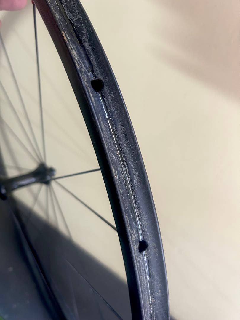 鬼軽な0.50g！【カーボンホイール前輪】スポーク外れ品